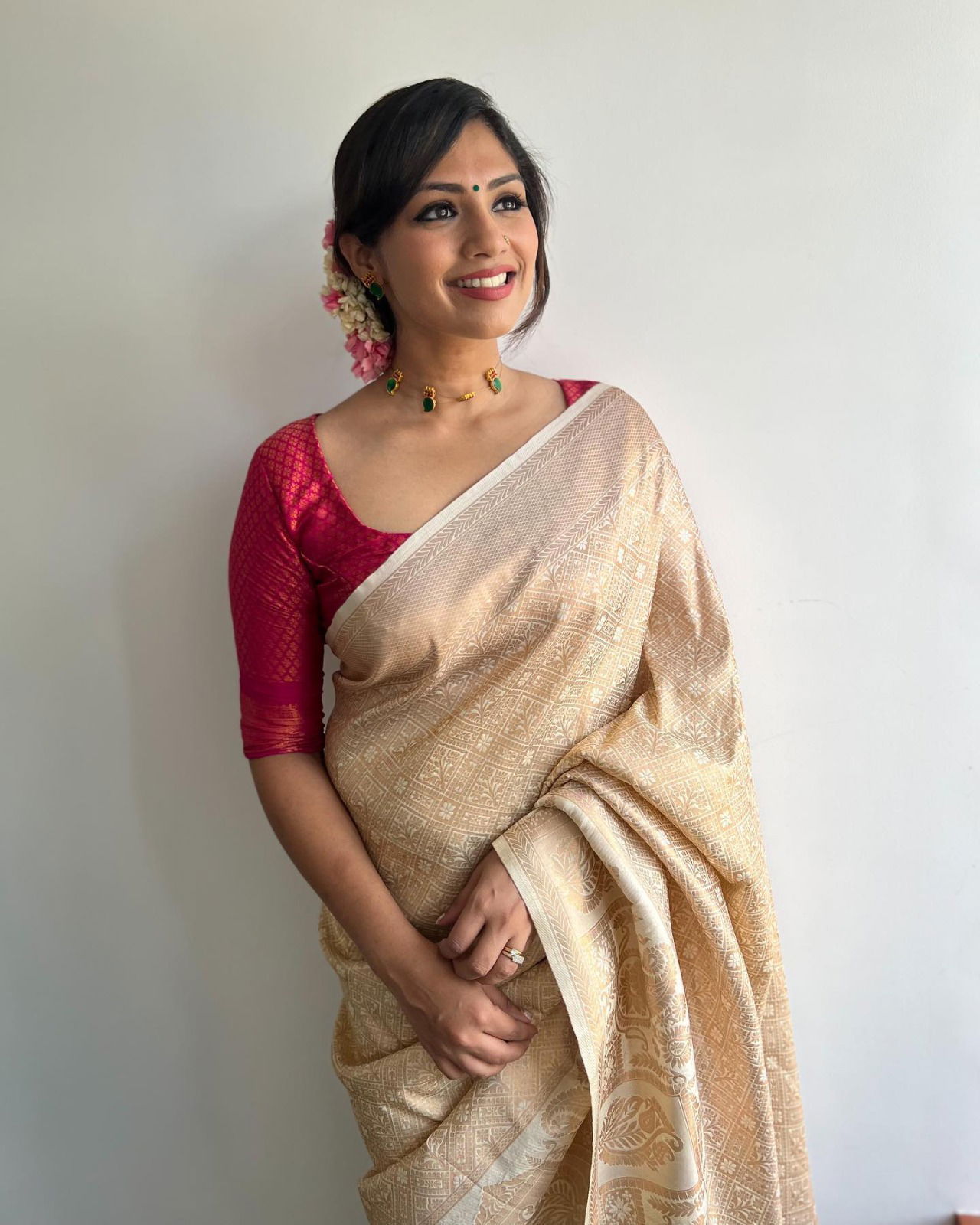 Ddf Cream Soft Lichi Silk Banarasi Saree catalog